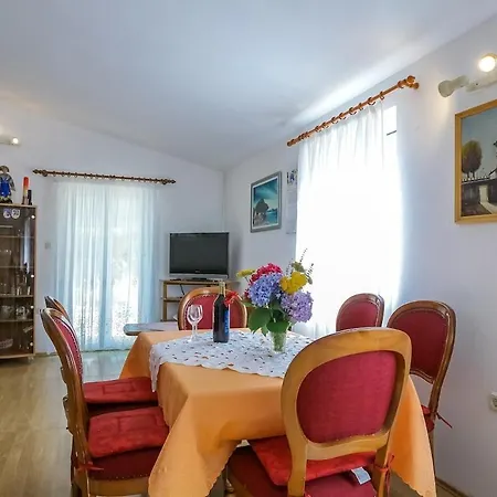 House Bruno Savar